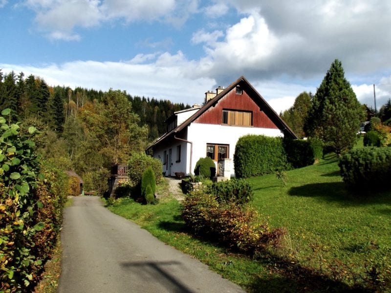 Größeres Haus mit Garten